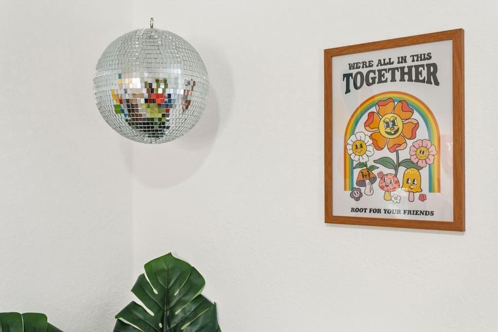 That 70'S Themed Apt Close To Coffee, Food + Shops Tampa Exterior foto